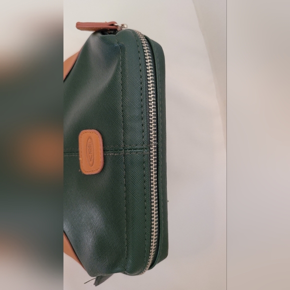 BRIC'S Qatar Airways Business Class Amenity Kit Travel Bag Toiletry Green Pouch - Picture 5 of 7